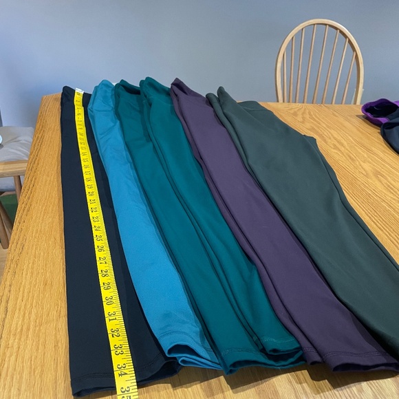 Ankle length leggings by Zobha  &  Layers - Picture 1 of 3